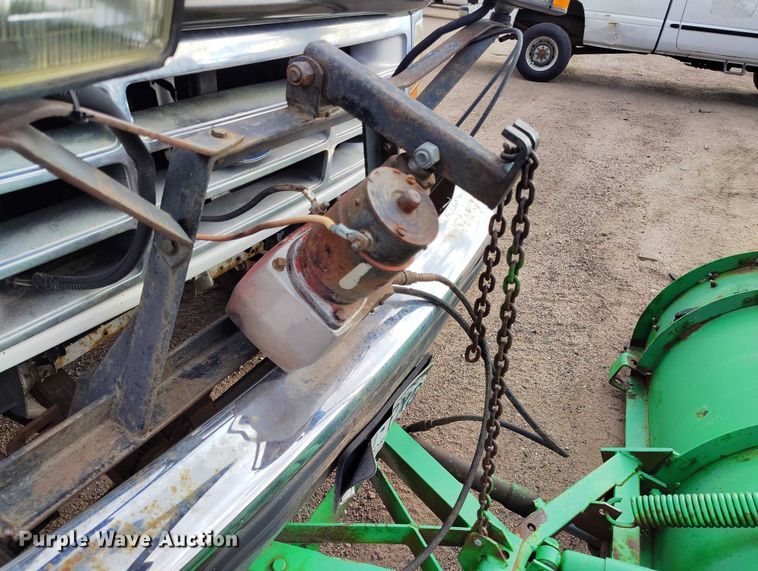 image for item IP9723 1997 Ford F250 XL pickup truck