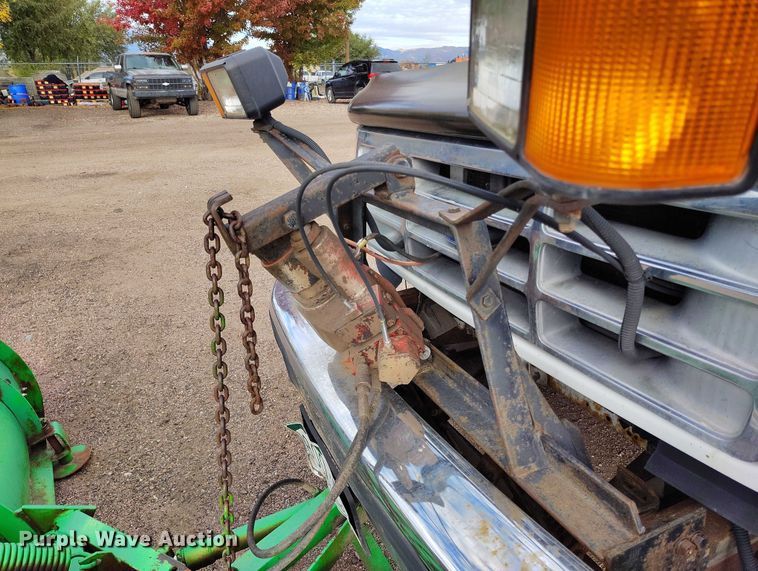 image for item IP9723 1997 Ford F250 XL pickup truck