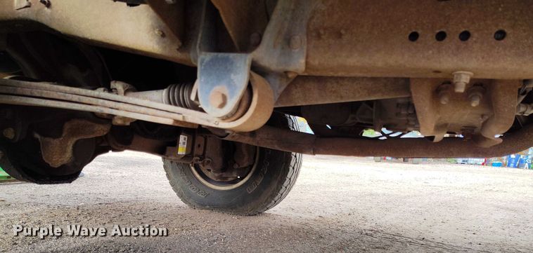 image for item IP9723 1997 Ford F250 XL pickup truck