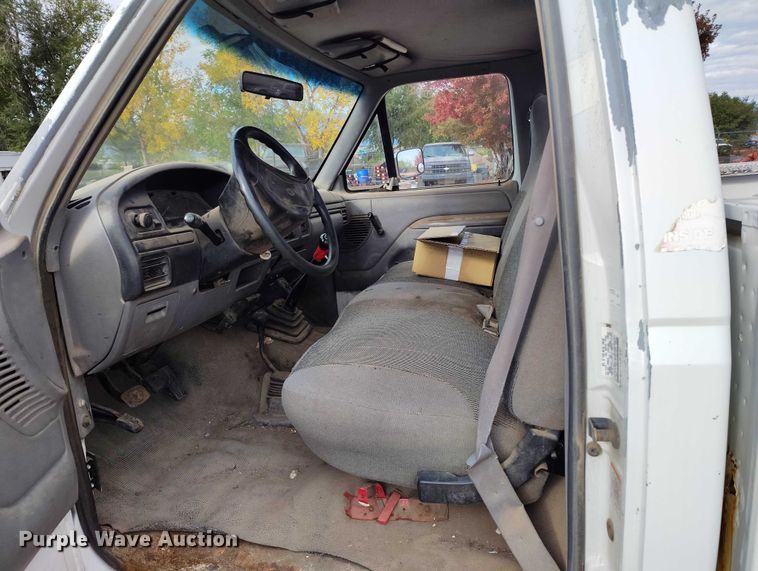 image for item IP9723 1997 Ford F250 XL pickup truck