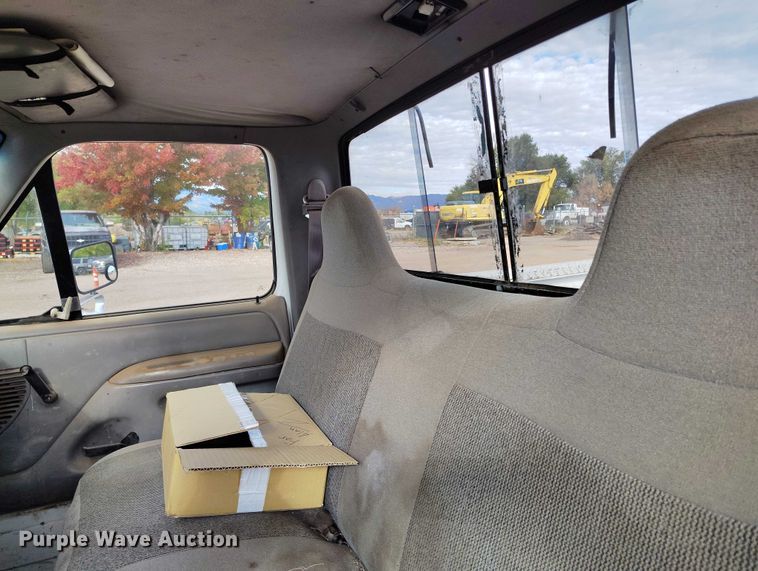 image for item IP9723 1997 Ford F250 XL pickup truck