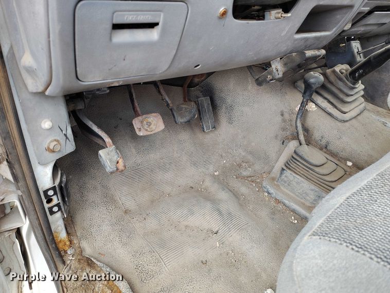 image for item IP9723 1997 Ford F250 XL pickup truck