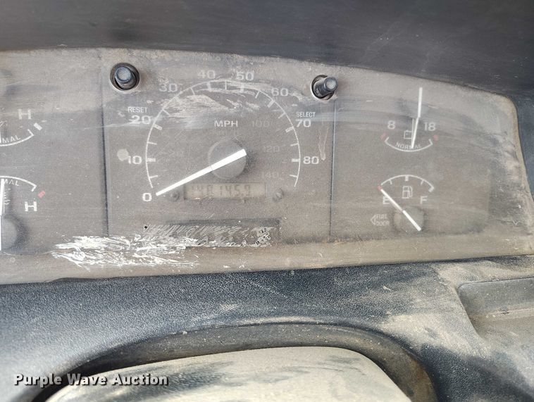 image for item IP9723 1997 Ford F250 XL pickup truck