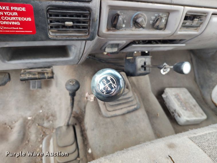 image for item IP9723 1997 Ford F250 XL pickup truck