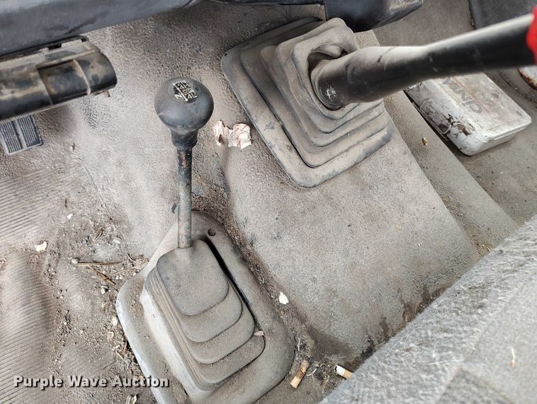 image for item IP9723 1997 Ford F250 XL pickup truck