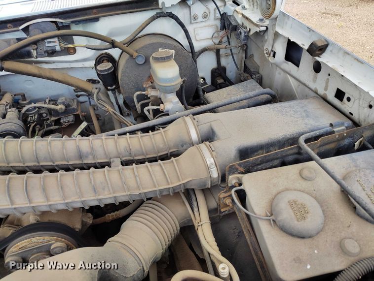 image for item IP9723 1997 Ford F250 XL pickup truck