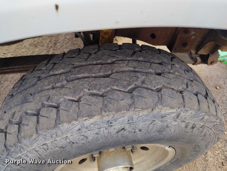 image for item IP9723 1997 Ford F250 XL pickup truck