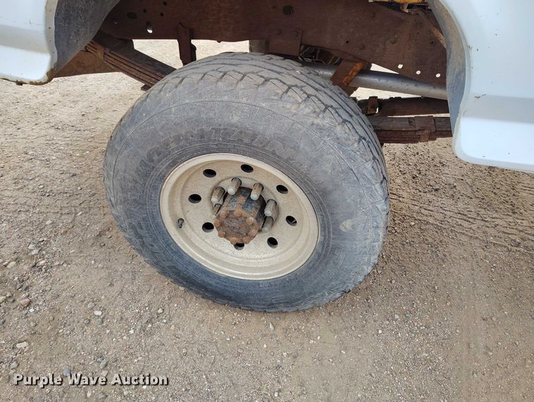 image for item IP9723 1997 Ford F250 XL pickup truck