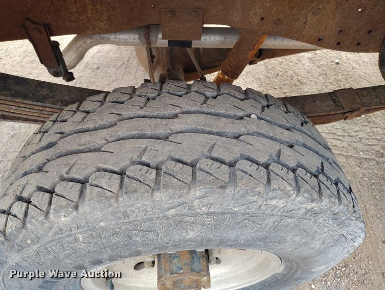 image for item IP9723 1997 Ford F250 XL pickup truck