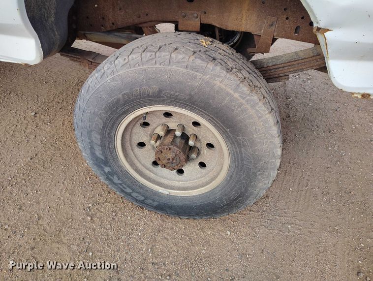 image for item IP9723 1997 Ford F250 XL pickup truck