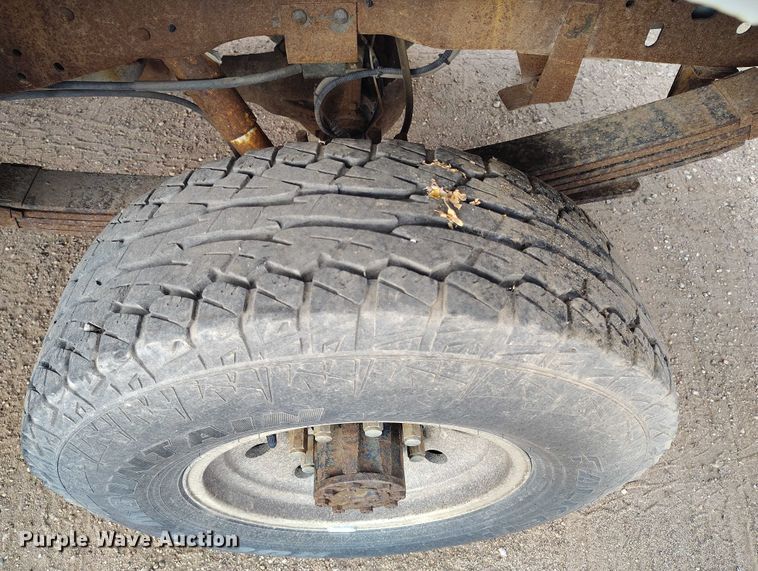 image for item IP9723 1997 Ford F250 XL pickup truck