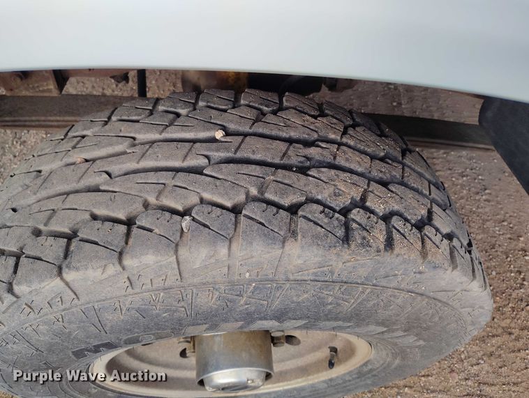 image for item IP9723 1997 Ford F250 XL pickup truck