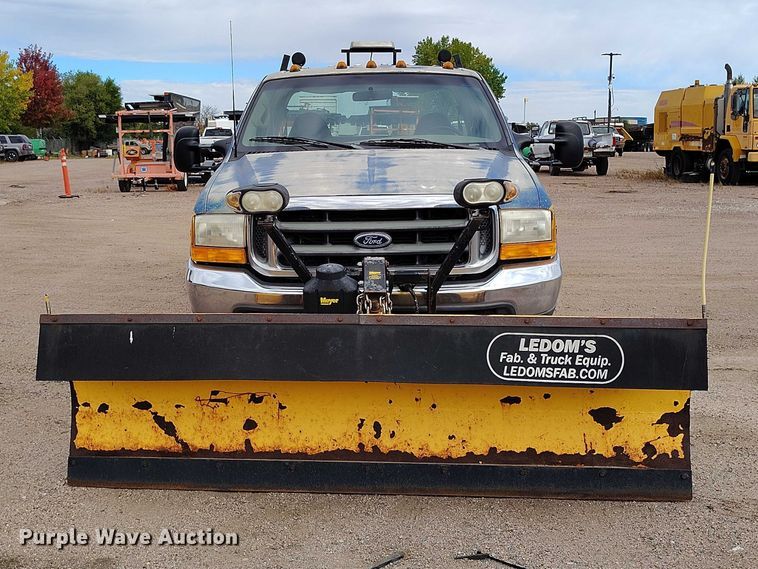 image for item IP9724 1999 Ford F550 Super Duty flatbed truck