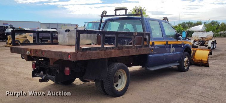 image for item IP9724 1999 Ford F550 Super Duty flatbed truck