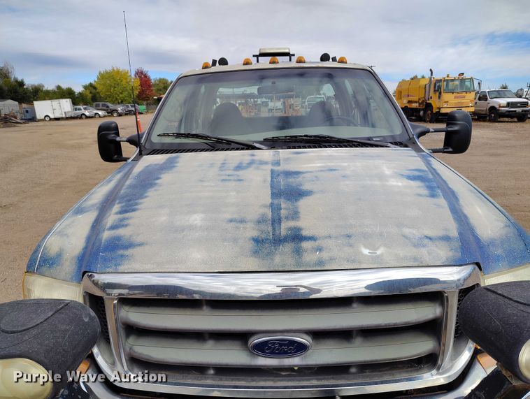 image for item IP9724 1999 Ford F550 Super Duty flatbed truck