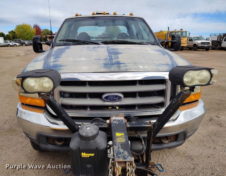 image for item IP9724 1999 Ford F550 Super Duty flatbed truck