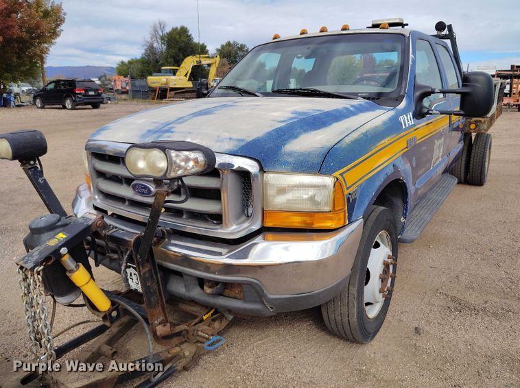 image for item IP9724 1999 Ford F550 Super Duty flatbed truck