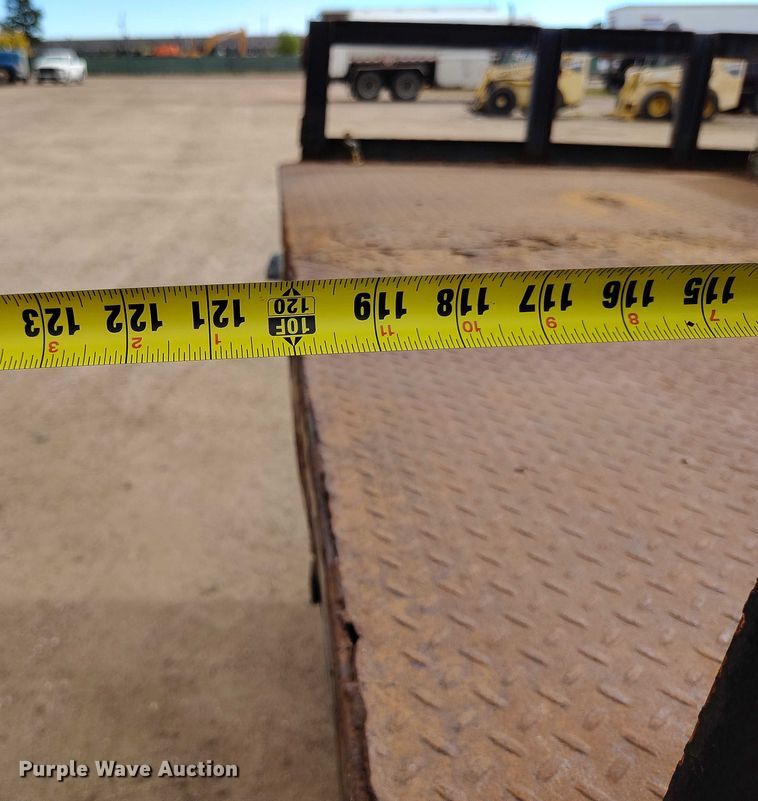 image for item IP9724 1999 Ford F550 Super Duty flatbed truck