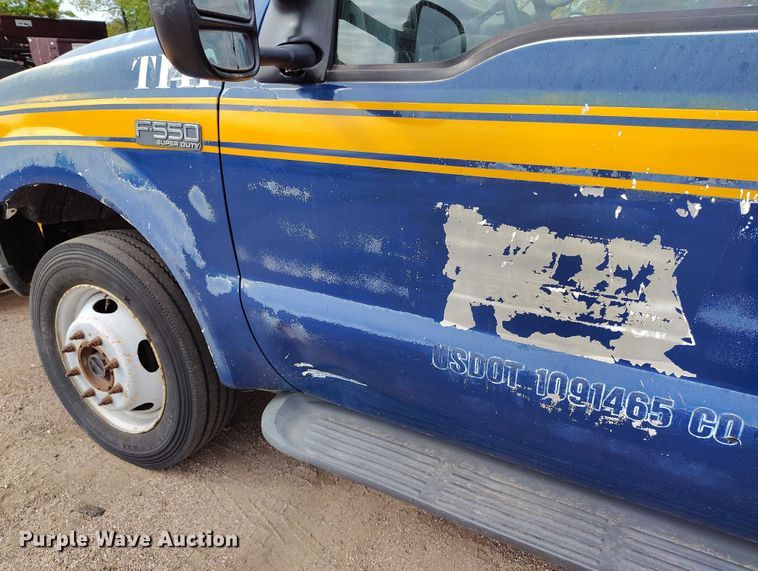 image for item IP9724 1999 Ford F550 Super Duty flatbed truck