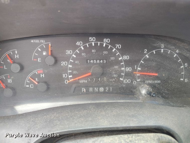 image for item IP9724 1999 Ford F550 Super Duty flatbed truck