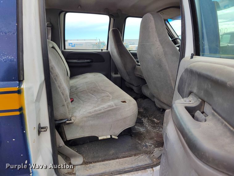 image for item IP9724 1999 Ford F550 Super Duty flatbed truck