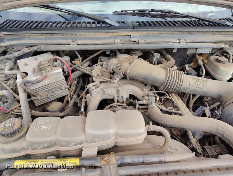 image for item IP9724 1999 Ford F550 Super Duty flatbed truck