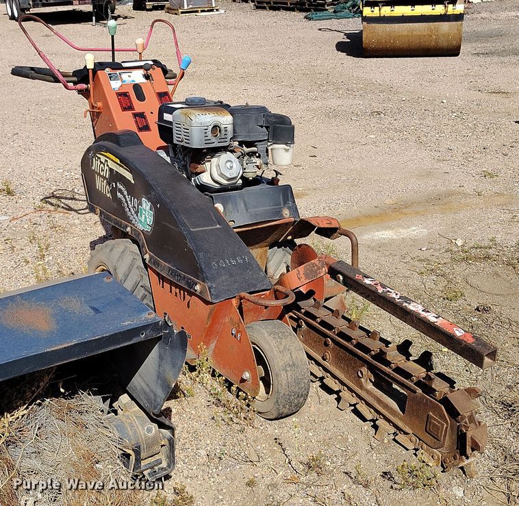 image for item IP9729 2006 Ditch Witch trencher