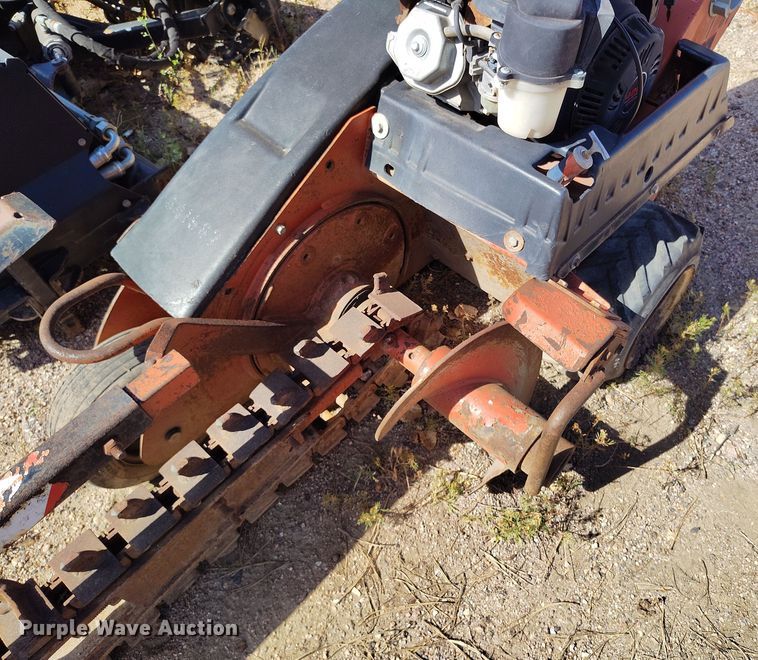 image for item IP9729 2006 Ditch Witch trencher