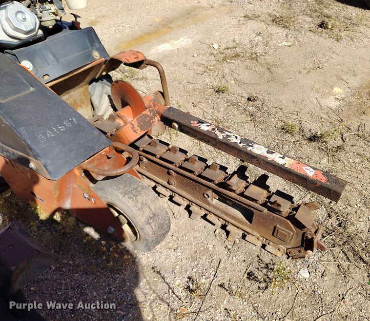 image for item IP9729 2006 Ditch Witch trencher