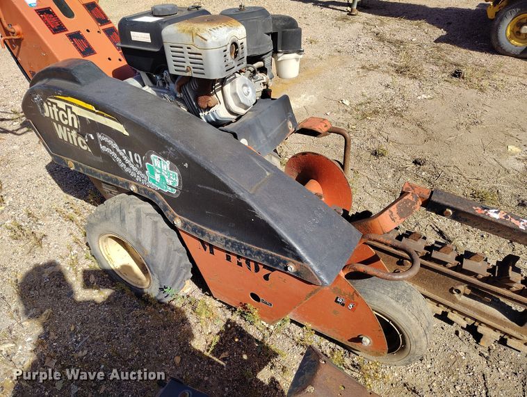 image for item IP9729 2006 Ditch Witch trencher