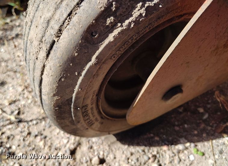 image for item IP9729 2006 Ditch Witch trencher