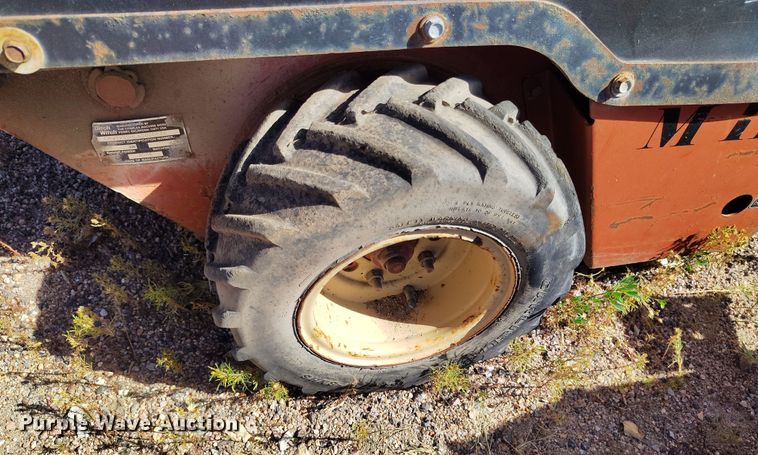 image for item IP9729 2006 Ditch Witch trencher