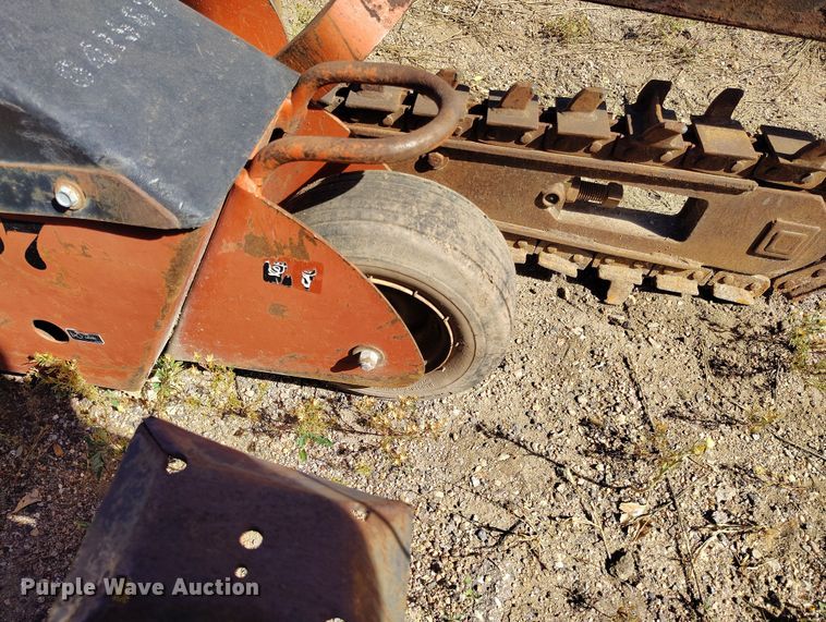image for item IP9729 2006 Ditch Witch trencher