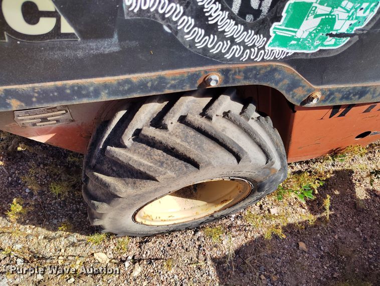 image for item IP9729 2006 Ditch Witch trencher