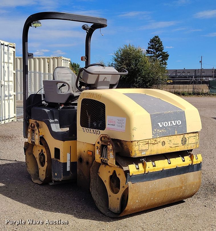 image for item IP9730 2011 Volvo DD29 double drum vibratory roller