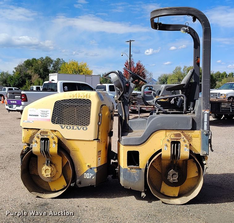 image for item IP9730 2011 Volvo DD29 double drum vibratory roller