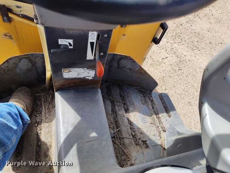 image for item IP9730 2011 Volvo DD29 double drum vibratory roller