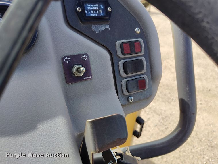 image for item IP9730 2011 Volvo DD29 double drum vibratory roller