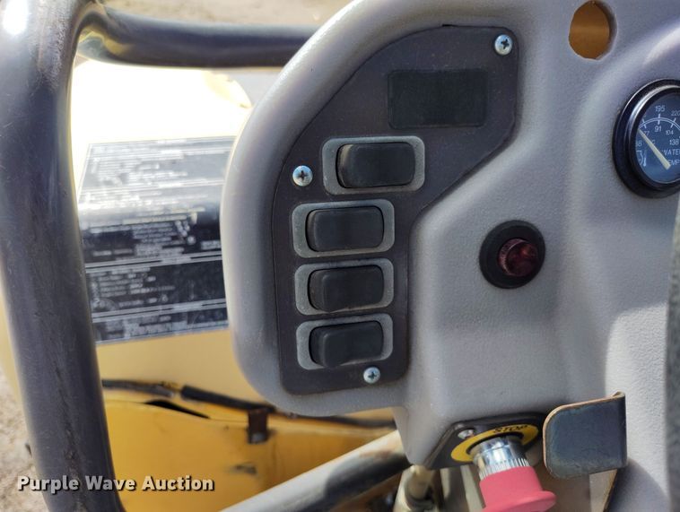 image for item IP9730 2011 Volvo DD29 double drum vibratory roller