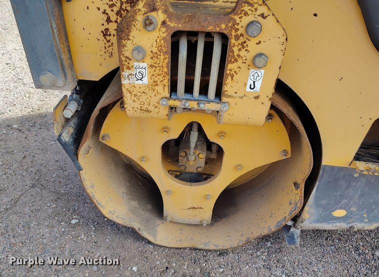 image for item IP9730 2011 Volvo DD29 double drum vibratory roller