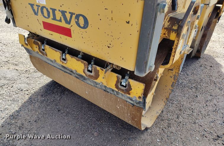 image for item IP9730 2011 Volvo DD29 double drum vibratory roller