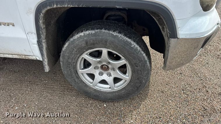 image for item NA9808 2015 GMC Sierra 1500 Crew Cab pickup truck