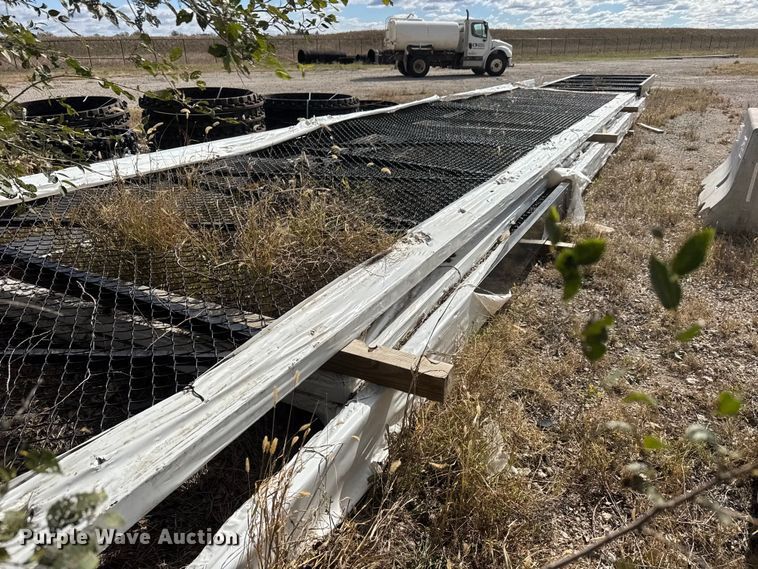 image for item NA9817 2 gates