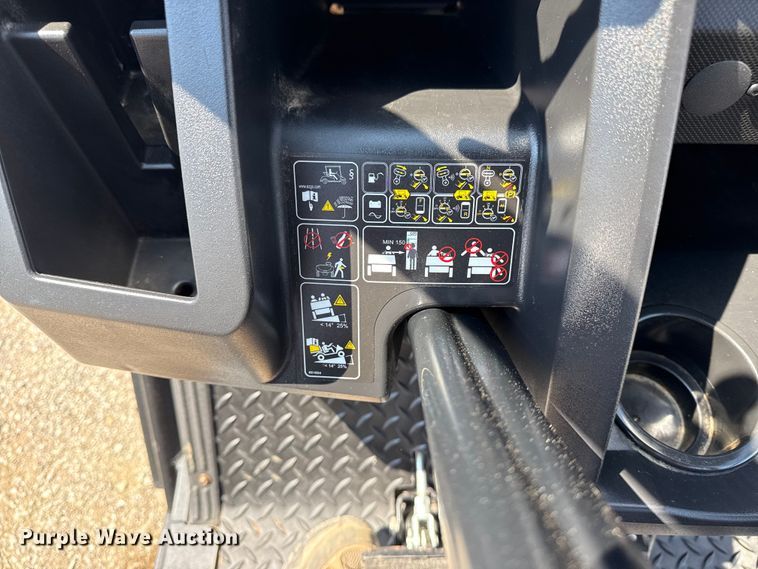 image for item NU9647 2020 Cushman Hauler Pro golf cart