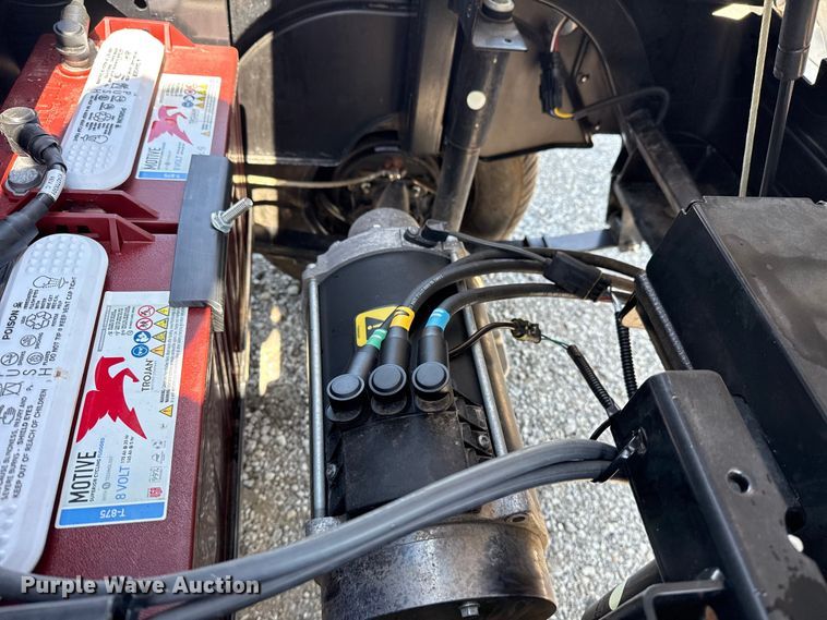 image for item NU9647 2020 Cushman Hauler Pro golf cart