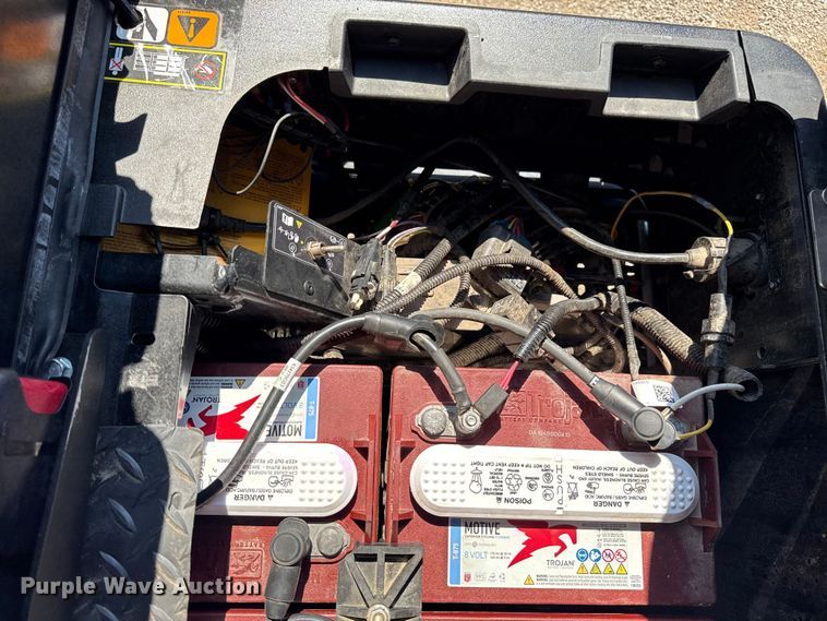 image for item NU9647 2020 Cushman Hauler Pro golf cart