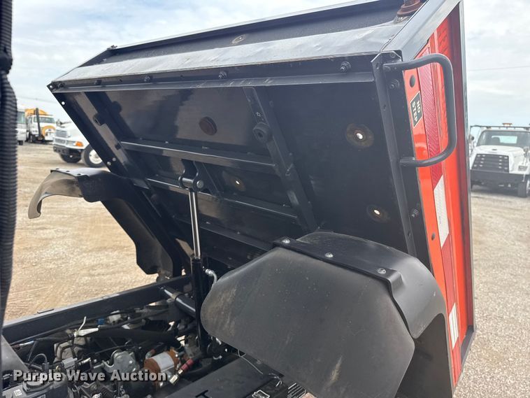 image for item NU9659 2013 Kubota RTV900 utility vehicle