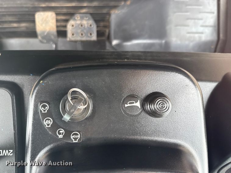 image for item NU9659 2013 Kubota RTV900 utility vehicle