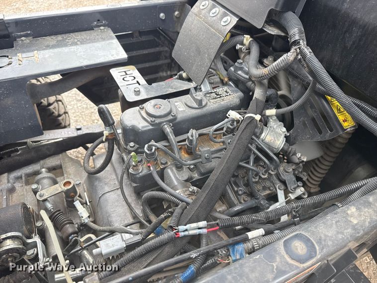 image for item NU9659 2013 Kubota RTV900 utility vehicle