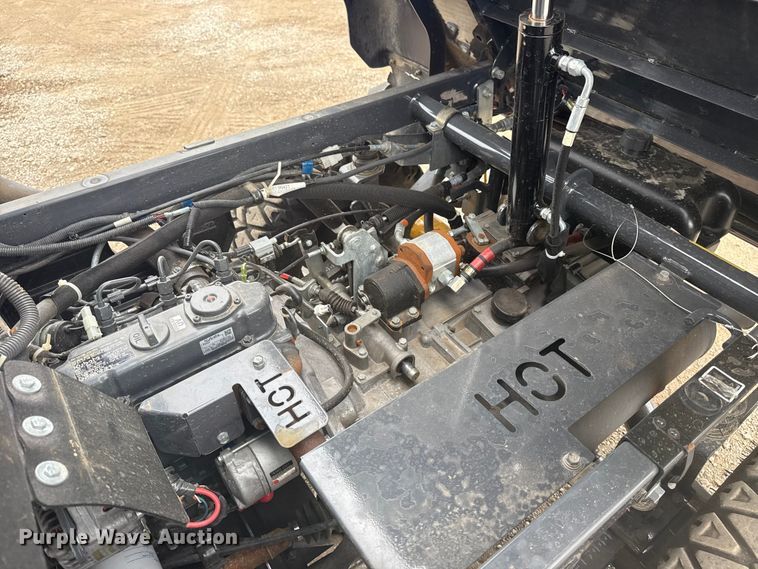 image for item NU9659 2013 Kubota RTV900 utility vehicle